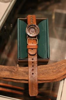 ハンドメイド腕時計