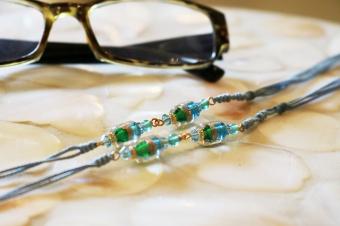 とんぼ玉　メガネチェーン